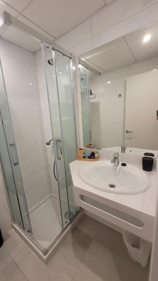 Platan Apartment Салоу Экстерьер фото